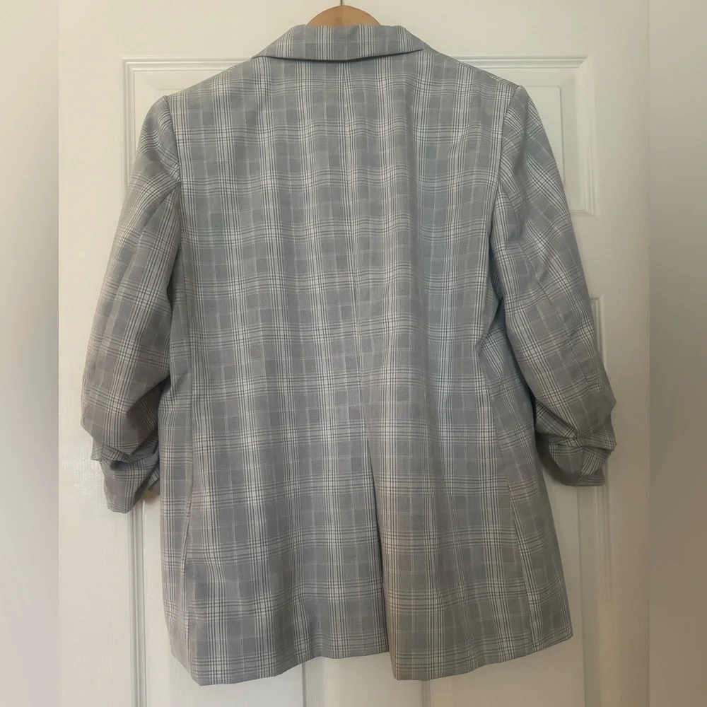 H&M scrunched sleeve blazer - Picture 3 of 3